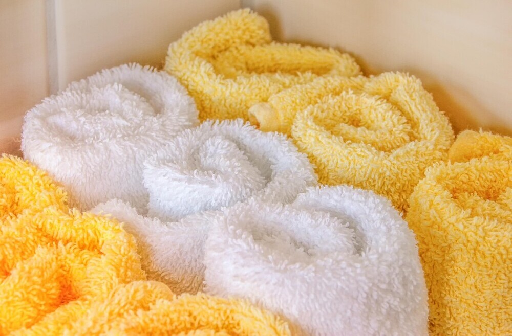 rolled up towels 